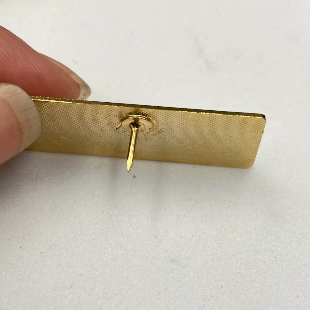 Vintage 1980 LAOLY Arco Olympics Classic Gold-Tone Arrowhead Water Lapel Pin 80s